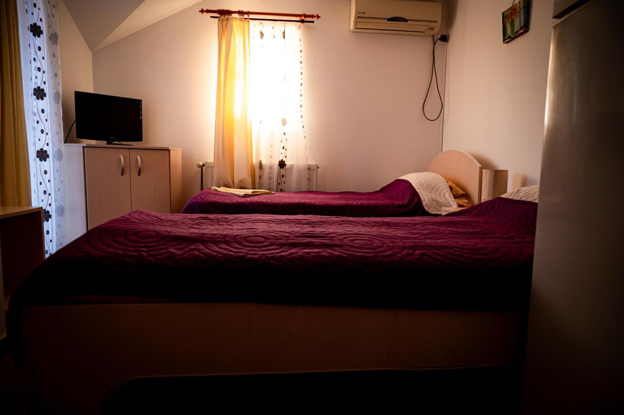 Casa La Dinamo Otel Două Mai Dış mekan fotoğraf