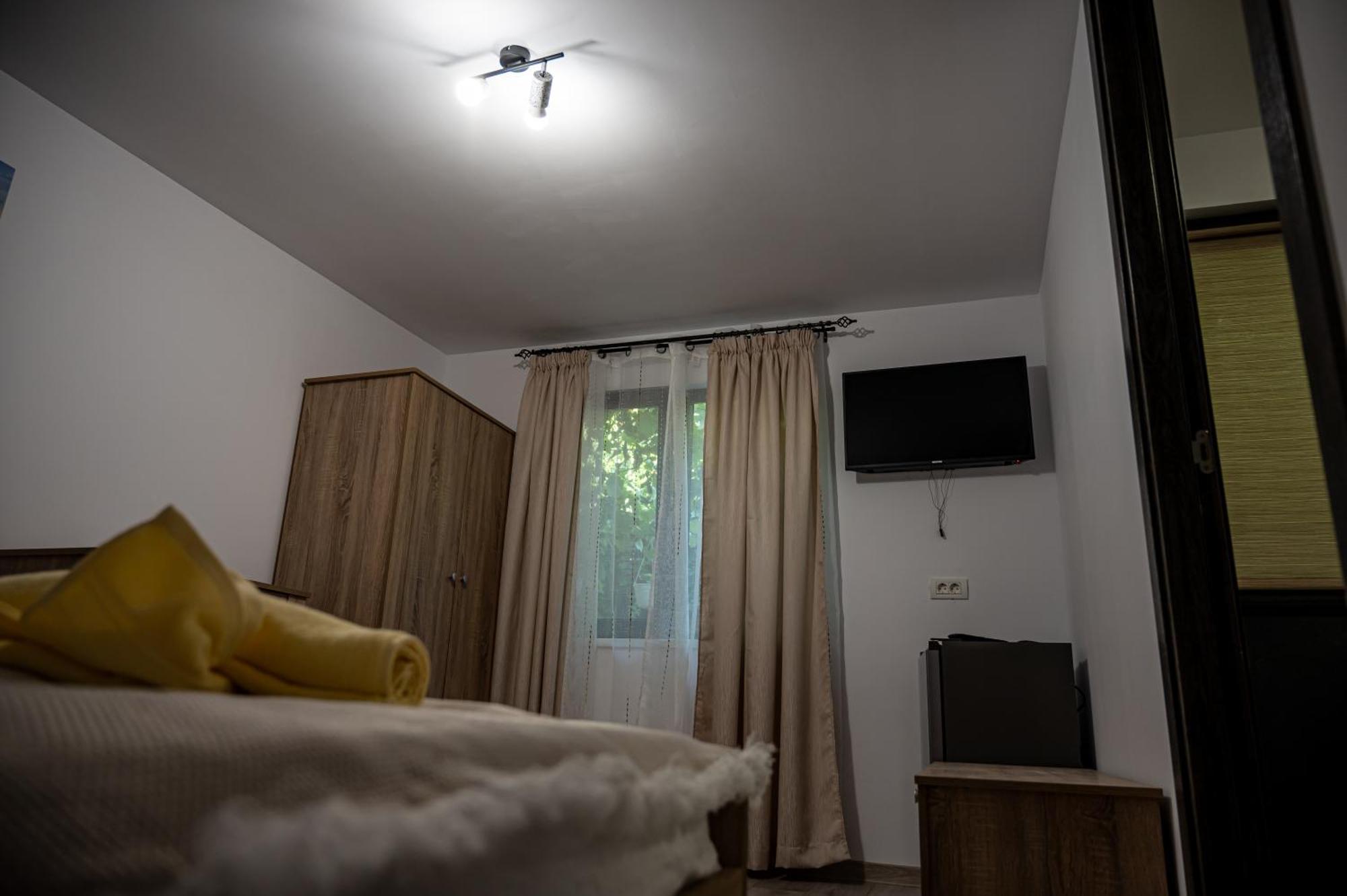 Casa La Dinamo Otel Două Mai Dış mekan fotoğraf