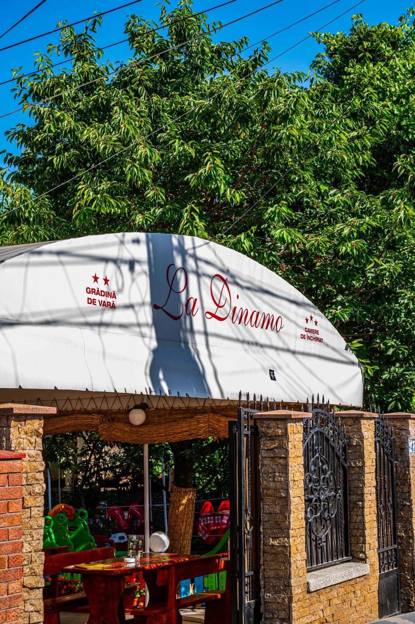 Casa La Dinamo Otel Două Mai Dış mekan fotoğraf